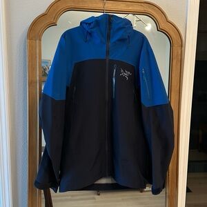 Arcteryx Men’s Sabre LT shell GORE-TEX jacket